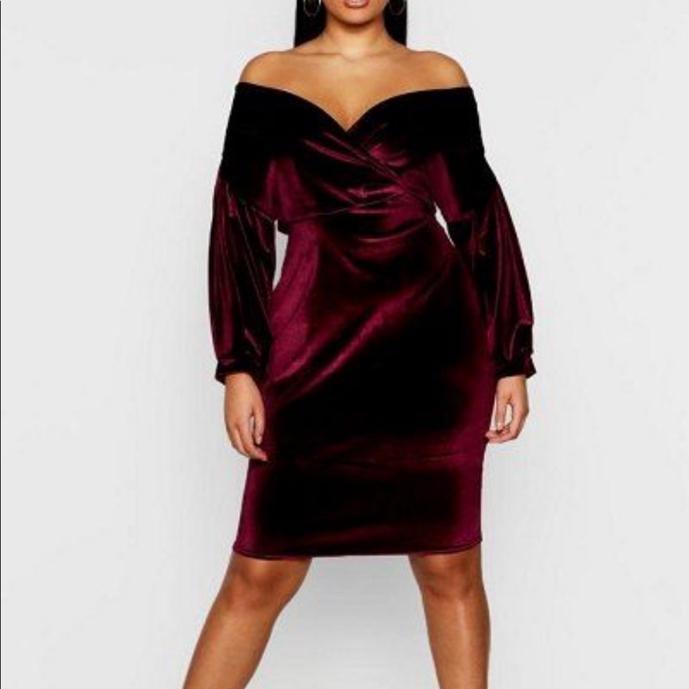 NEW Boohoo Velvet Dress